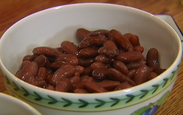 Салат из фасоли с руколой и маковой заправкой 