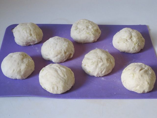 Капустные булочки