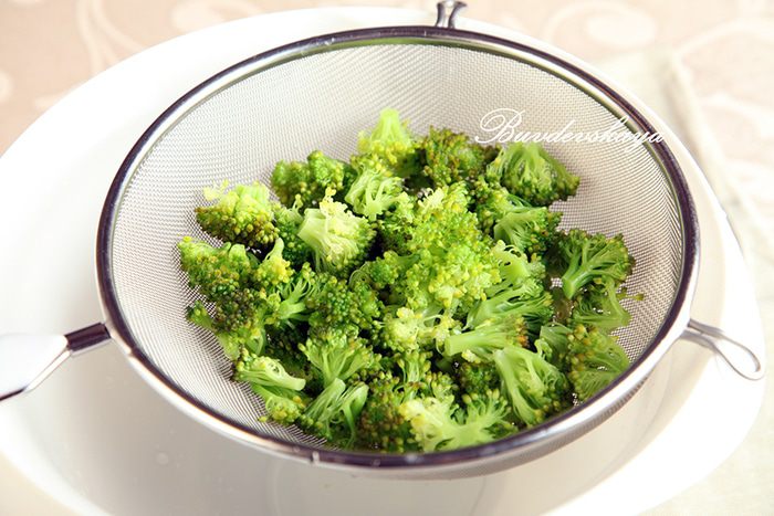 Испанская тортилья с тунцом и брокколи 