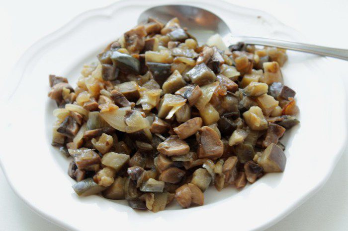 Террин с баклажанами и шампиньонами