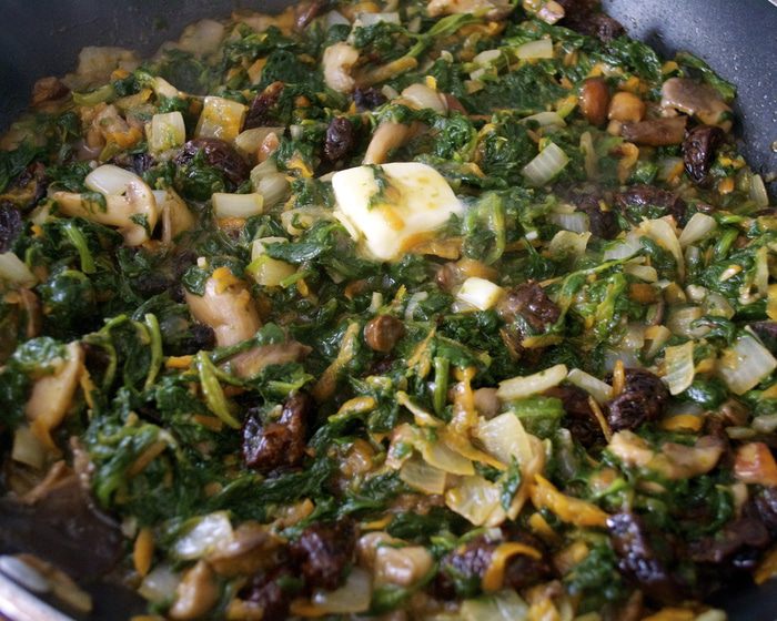 Жаркое из фаршированной курицы