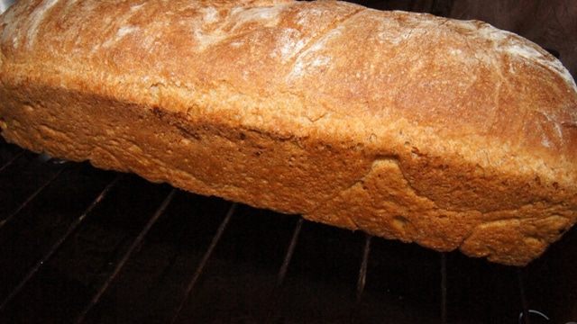 Цельнозерновой хлеб на сыворотке 