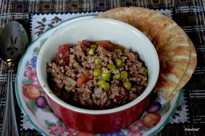 Фарш говяжий с зеленым горошком по-индийски