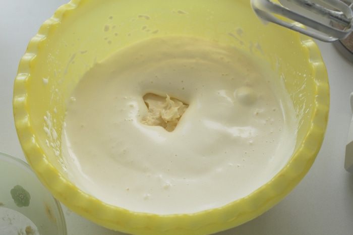 Пирог с ревнем и миндалем