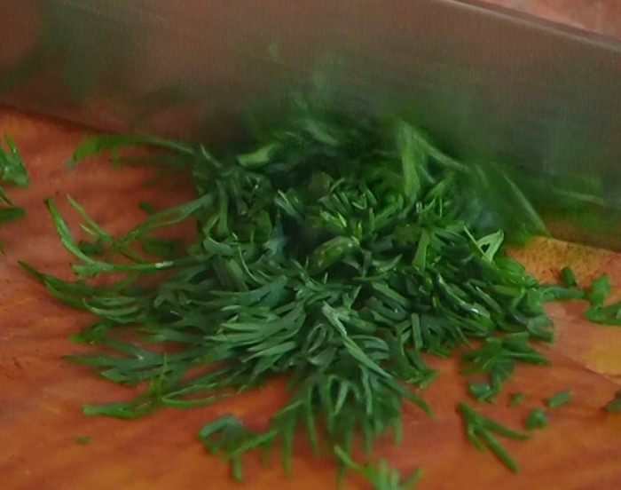 Салат из рыбы, картофеля и свеклы 