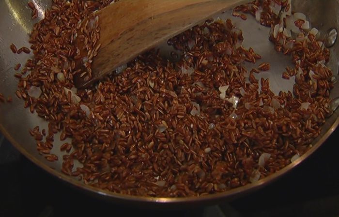 Красный рис с артишоками и кардамоном