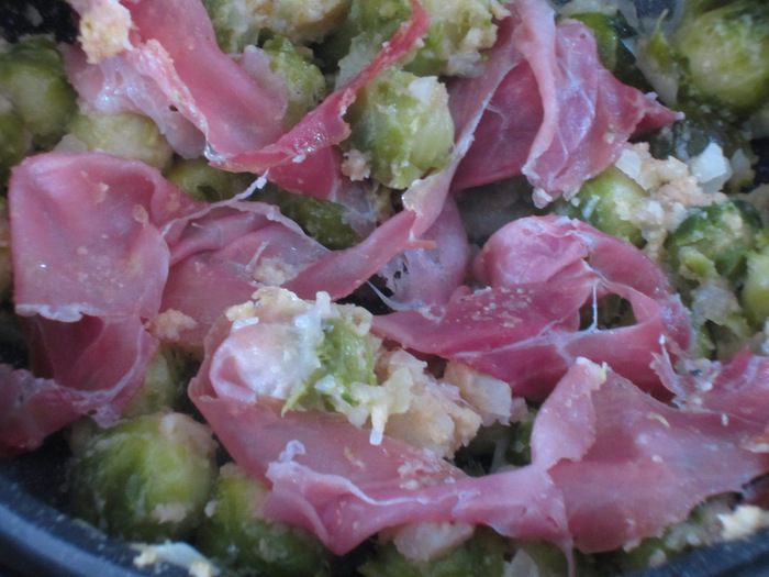 Брюссельская капуста с пармской ветчиной