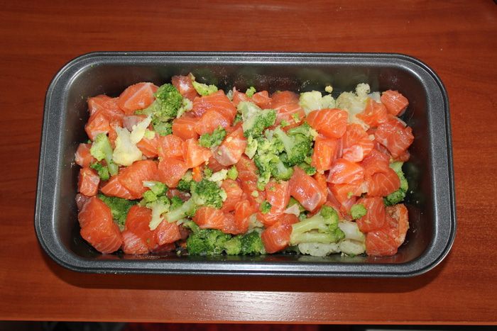 Итальянская фриттата (рыбный омлет с овощами)