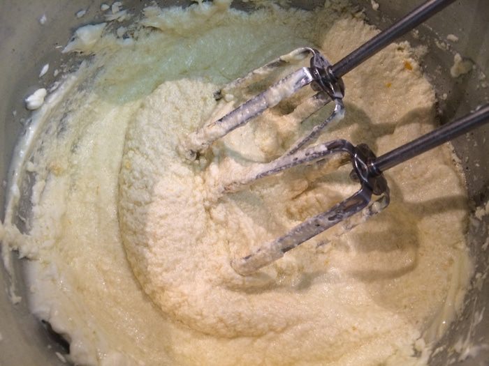 Апельсиново-имбирные капкейки с тыквенным сабайоном