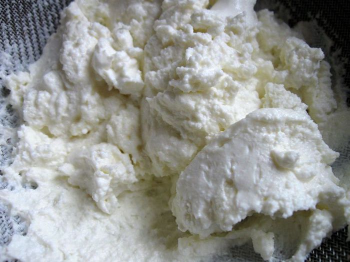 Куриные рулетики с сырным соусом