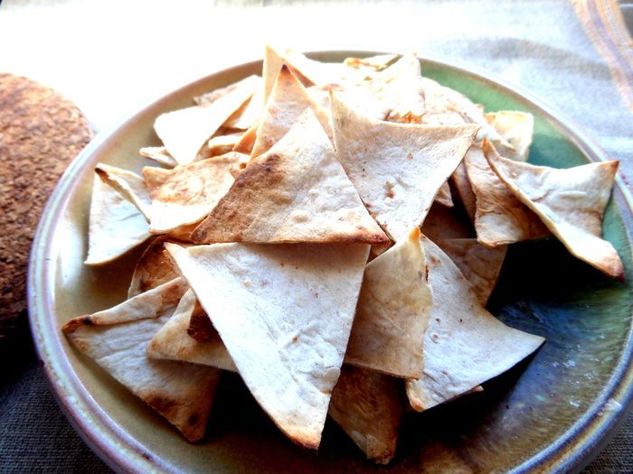 Сырно-макаронный суп и чипсы из лаваша