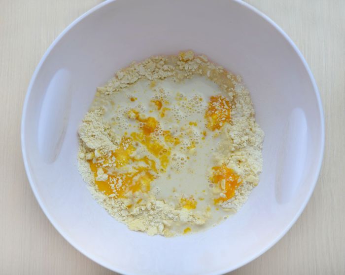 Галета с безе и ягодами