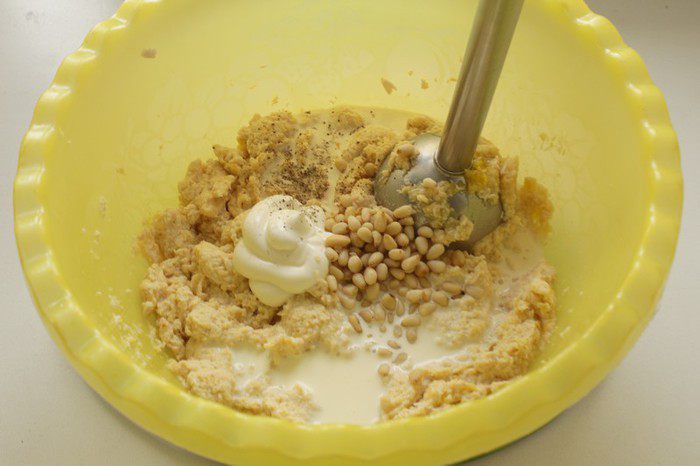 Паштет из куриной грудки с тыквой и кедровыми орешками