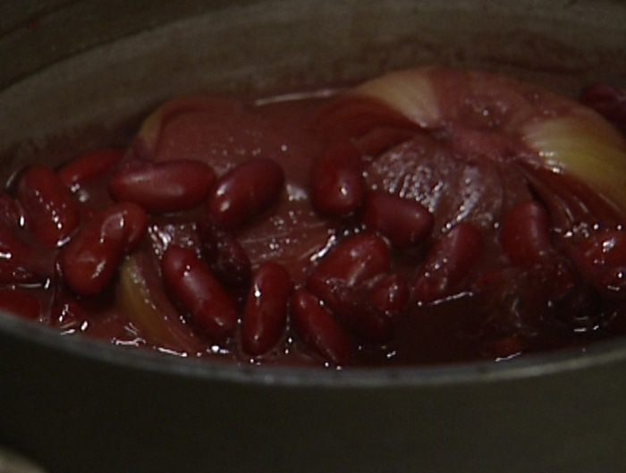 Красная фасоль с колбасками