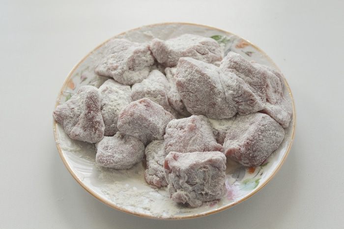 Мясо с грибами и сырными сконами