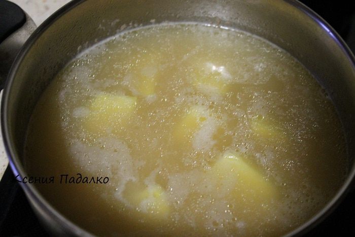 Гороховый суп с копчеными крылышками