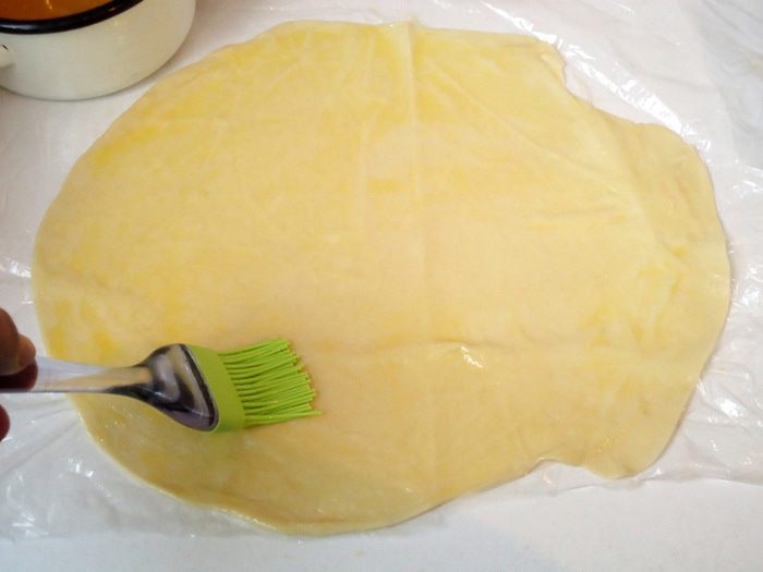 Булочки слоеные с джемом и вареной сгущенкой