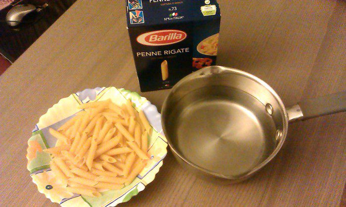 Салат из пенне с мясом 