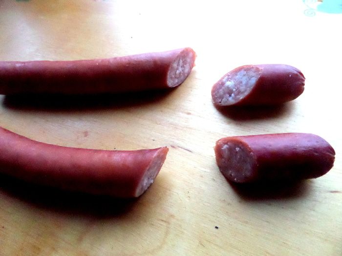 Рождественские сапожки из колбасок