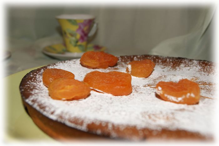 Творожник с белым шоколадом и курагой