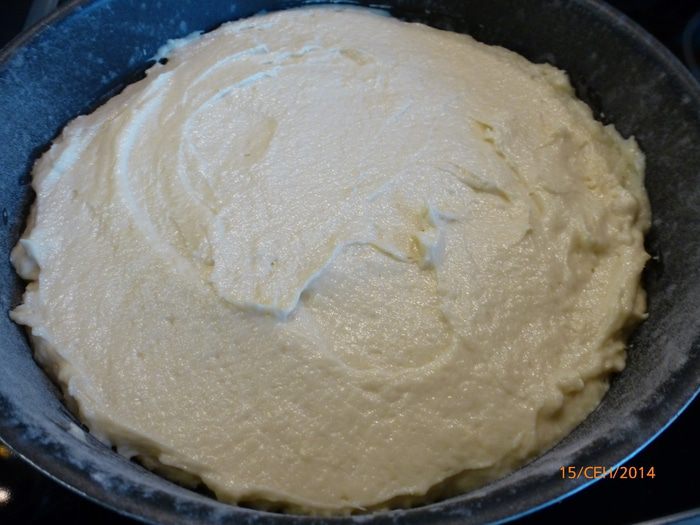 Сливовый пирог с маскарпоне