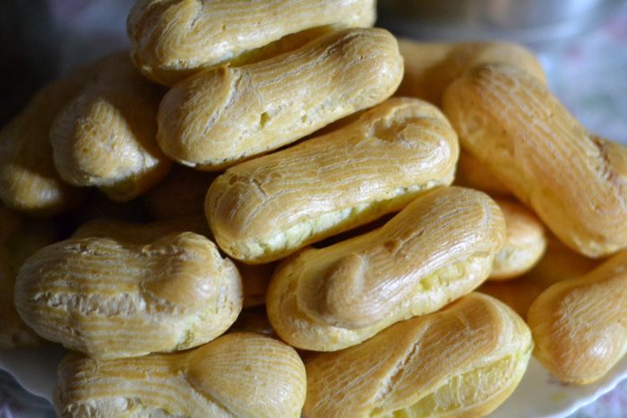 Эклеры со сливочно-шоколадным кремом (Ekler fánk)