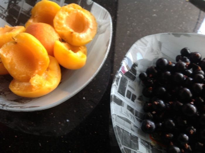 Свинина с соусом из черной смородины