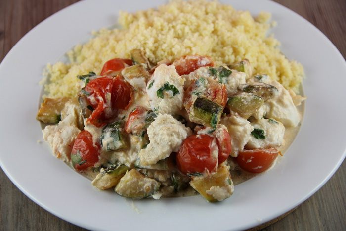 Рыба с цукини и помидорами черри