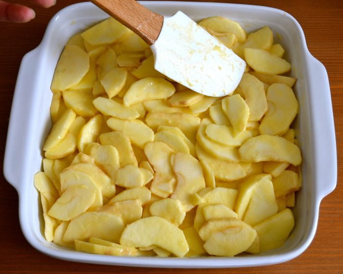 Французский яблочный пирог (Gâteau invisible aux pommes)