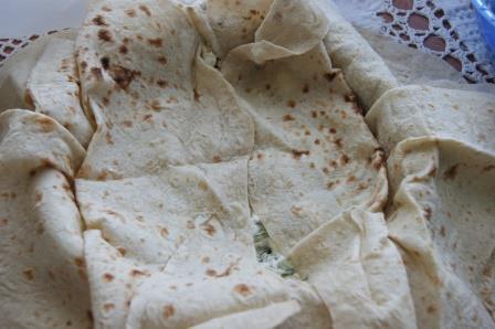 Быстрый пирог из лаваша с сыром и зеленью