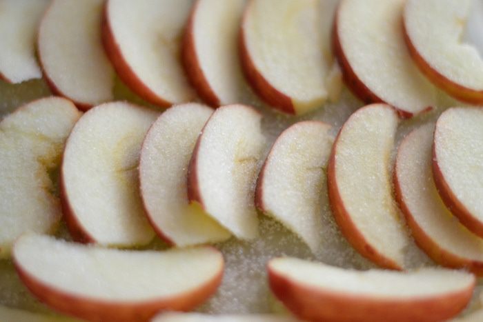 Блины с печенью, яблоком и маринованным  луком