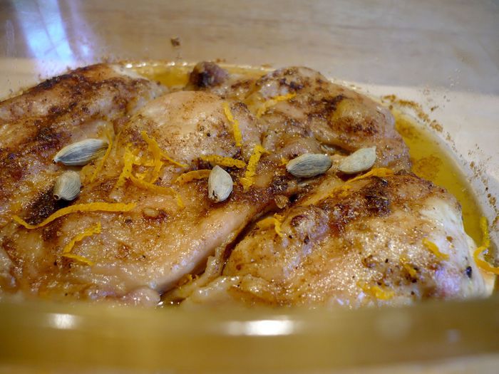 Курочка под ароматным маслом «Как много птичек есть хороших...»