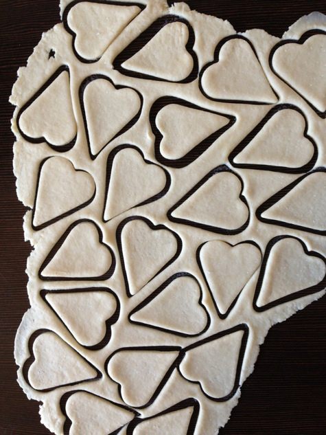 Тарт из творожного теста с карамельками