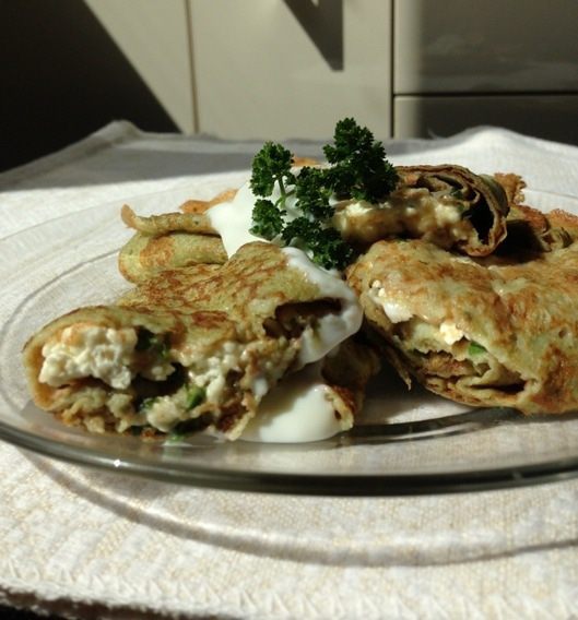 Ржаные блинчики на сыворотке со щавелем и петрушкой