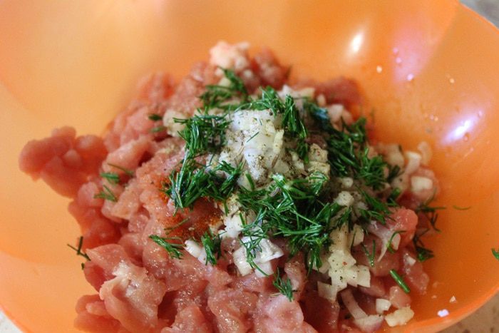 Рубленые котлеты в жировой сетке