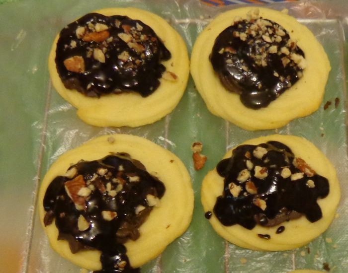 Сливочное песочное печенье с трюфельной начинкой