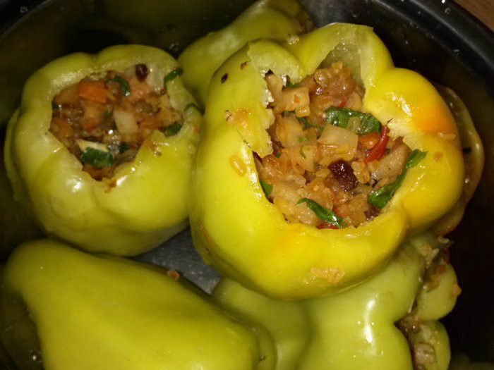 Перец, фаршированный сельдереем