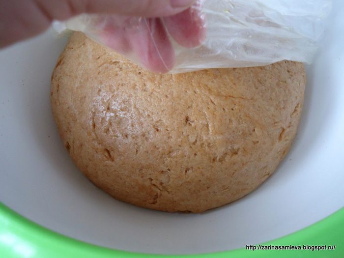 Трубочки песочно-дрожжевые из цельнозерновой муки