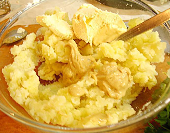 Фаршированный картофель под пармезановой корочкой