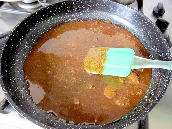 Тарталетки с шоколадно-ореховой карамелью и сливками