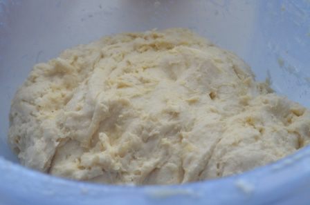 Плетенка с капустой, яйцом и красным луком