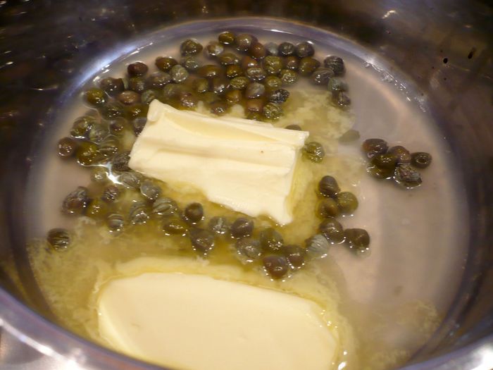 Запеченное филе семги с лаймом и каперсами