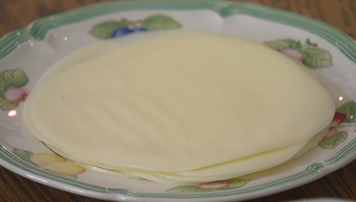 Средиземноморский горячий бутерброд с тунцом и артишоками 