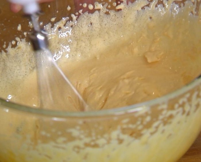 Мороженое с карамелизированными абрикосами