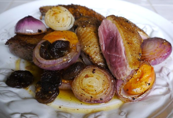 Утиные грудки с абрикосами