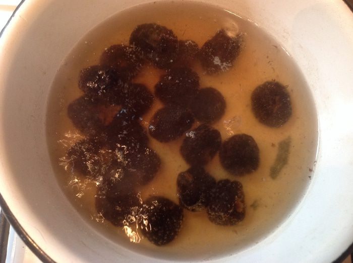 Пирог с черносливом