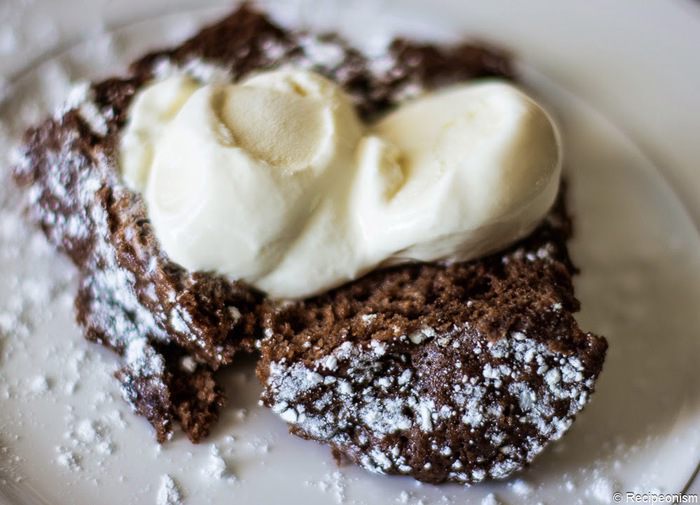 Шоколадный кекс в кружке