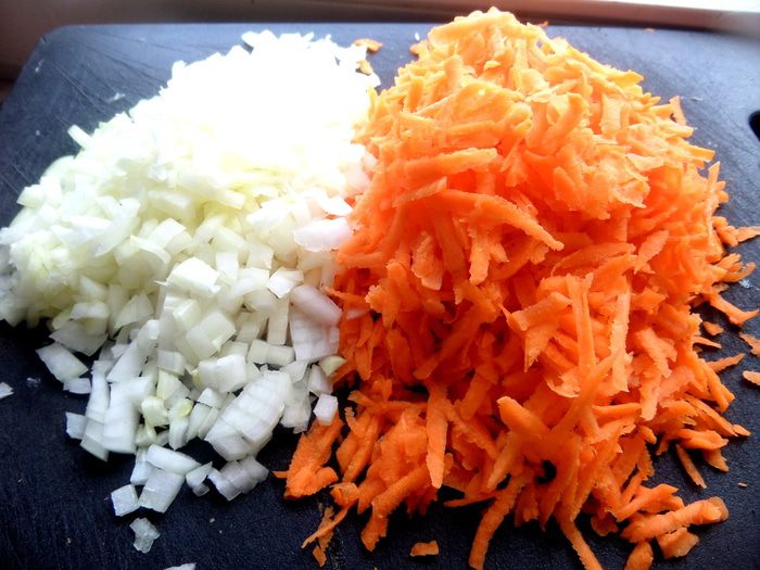 Хлебные корзиночки с паштетом из печени и сыра