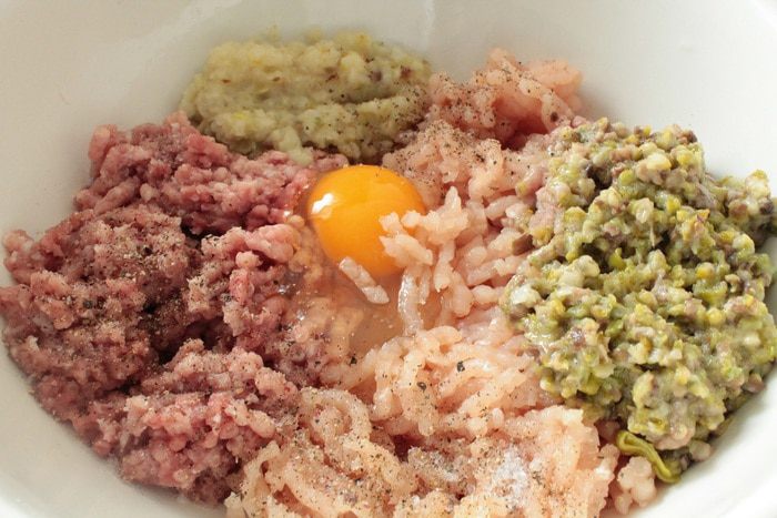 Тефтели с гречкой и грибами, запеченные в ряженке