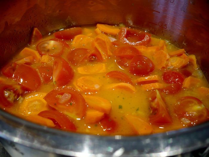 Филе палтуса с соусом из моркови и кориандра